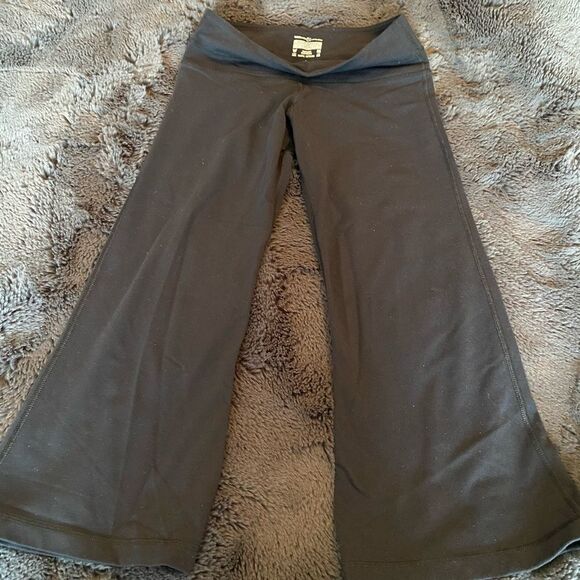Lululemon Cropped Yoga Pants Size 4 - Picture 1 of 4